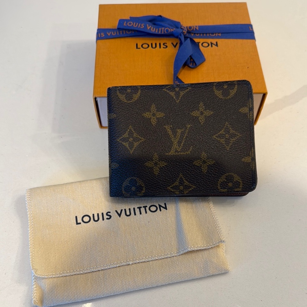 Louis Vuitton Men’s Monogram Wallet